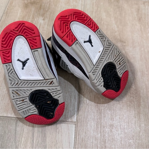 Air Jordan 4 Retro - size 5C toddler - Picture 5 of 6